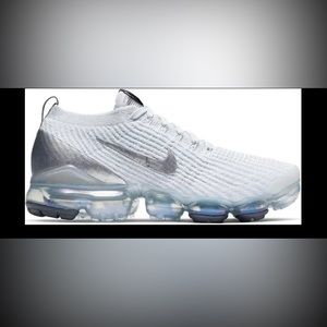 WOMENS USED VAPOR MAXES FLYKNIT 3 SNEAKER WHITE/ METALLIC SILVER/ PURE